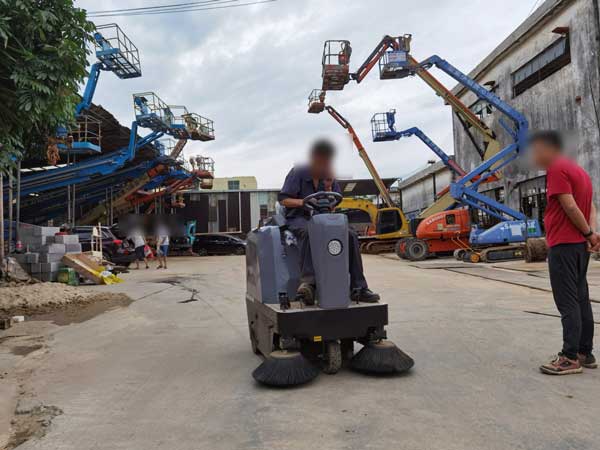 電動掃地車應(yīng)用場景與優(yōu)勢 電動掃地車應(yīng)用場景與優(yōu)勢