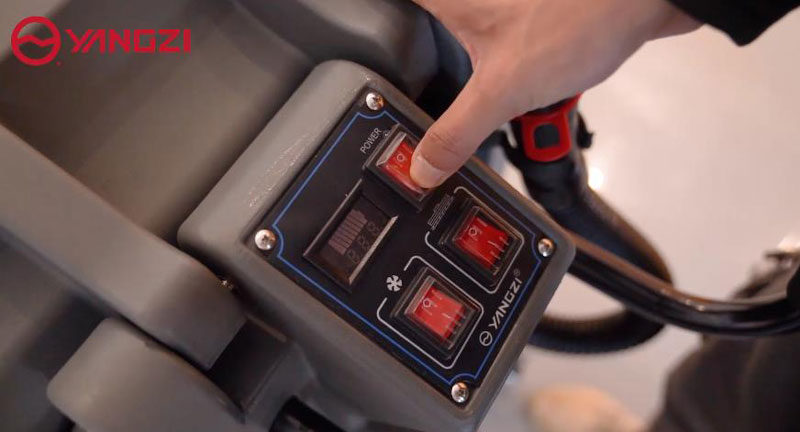 洗地機(jī)問(wèn)題四:無(wú)法開(kāi)機(jī) 洗地機(jī)問(wèn)題四:無(wú)法開(kāi)機(jī)