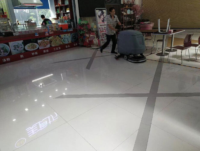 物業(yè)小區(qū)選購洗地機(jī)注意事項(xiàng)