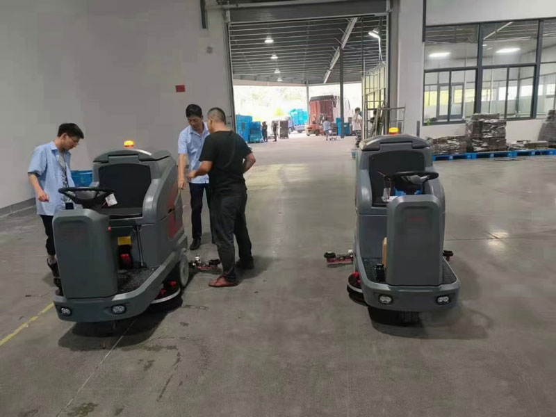 洗地機(jī)到底好不好用-工業(yè)洗地機(jī)