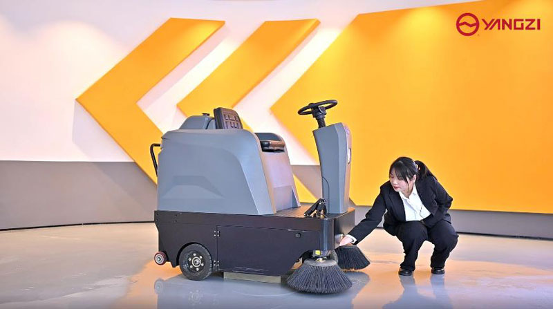 小型電動掃地車使用操作 小型電動掃地車使用操作