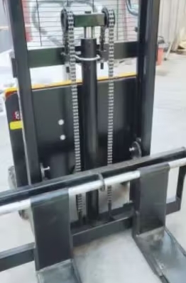 揚(yáng)子堆高車(chē)B2025